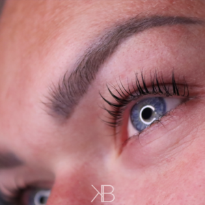 Lash lifting